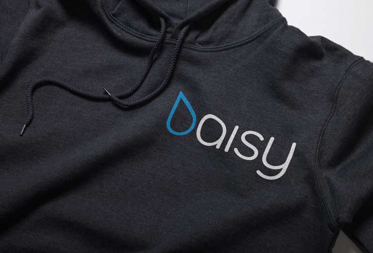 adriana chiabrera logo daisy mockup felpa -