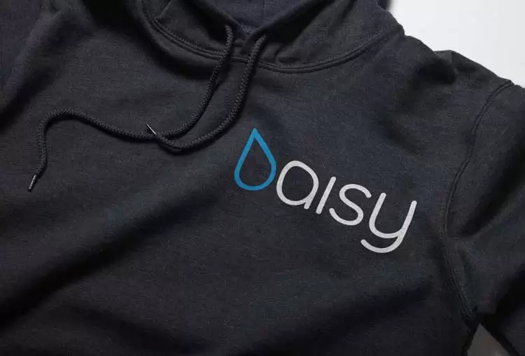 adriana chiabrera logo daisy mockup felpa -